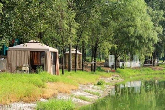 30个休闲篷房——可供人们户外休息的场所