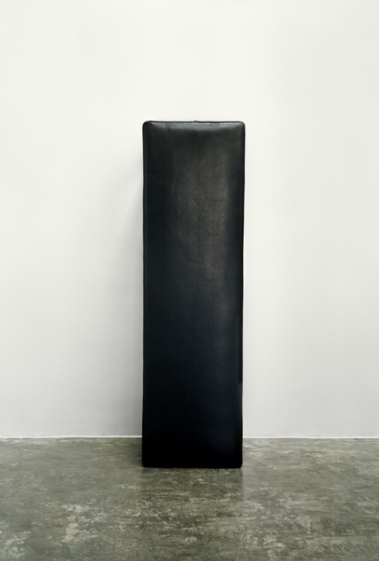 黑皮椅 Black Stool 100x148cm 2010年